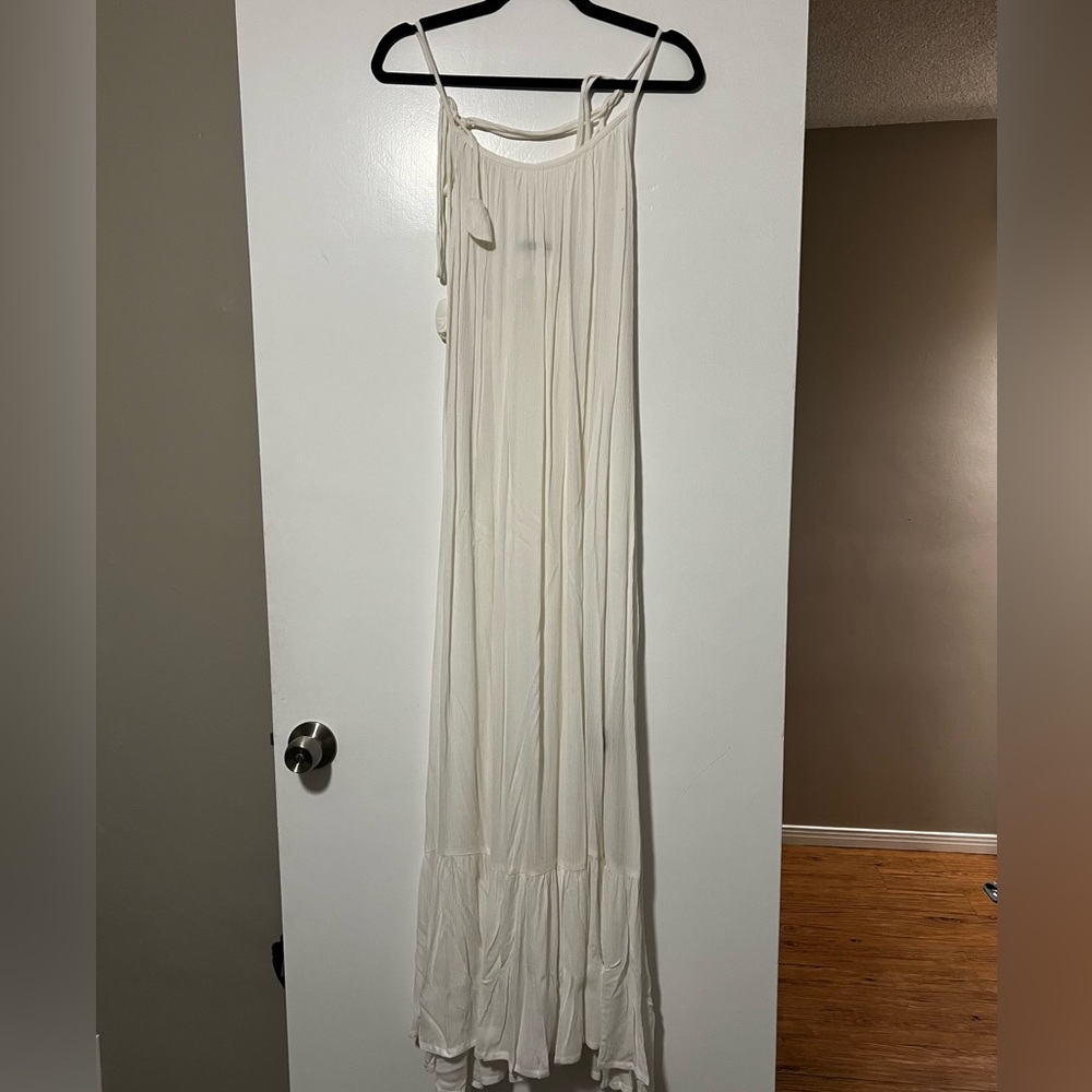 Elegant White Maxi Dress